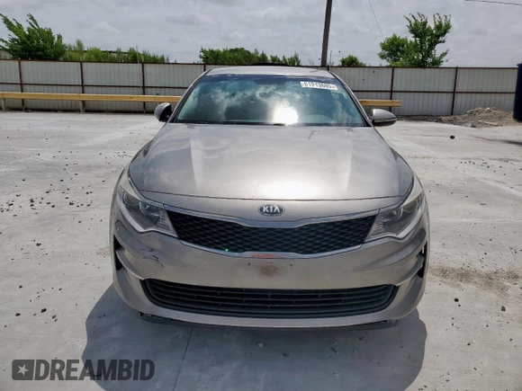 2016 Kia Optima LX z VIN 5XXGT4L34GG032381, wystawiony jako Copart lot #61913695 z przebiegiem 87 348 mil mil oraz Czysty tytuł • Clean title. Historia ofert i sprzedaży dostępna na DreamBid. Obrazek 5.