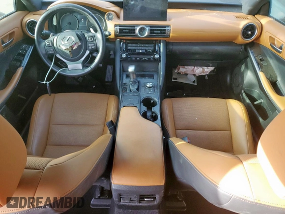 2021 Lexus IS 300 z VIN JTHAA1D26M5112909, wystawiony jako Copart lot #65424005 z przebiegiem 44 882 mil mil oraz Czysty tytuł • Clean title. Historia ofert i sprzedaży dostępna na DreamBid. Obrazek 8.