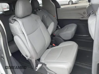 2021 Toyota Sienna XLE with VIN 5TDYRKEC6MS069690, listed as a IAAI auction lot 41841252 with 56,632 mi miles. Bid and sale history available at carsss.com. Image 8.