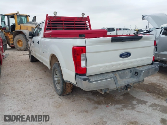 2017 Ford F-350 XL z VIN 1FT7W3AT5HED28231, wystawiony jako IAAI lot #42365678 z przebiegiem Nie podano mil oraz . Historia ofert i sprzedaży dostępna na DreamBid. Obrazek 3.