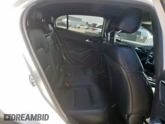 2019 Mercedes-Benz GLA 250 z VIN WDCTG4EB5KJ550733, wystawiony jako Copart lot #57347415 z przebiegiem 34 058 mil mil oraz Szkoda całkowita • Salvage title. Historia ofert i sprzedaży dostępna na DreamBid. Obrazek 11.