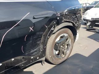2024 Kia EV9 Land z VIN KNDADFS59R6035988, wystawiony jako IAAI lot #42076672 z przebiegiem 10 316 mil mil oraz . Historia ofert i sprzedaży dostępna na DreamBid. Obrazek 6.