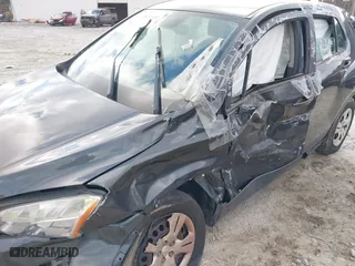 2016 Chevrolet Trax LS with VIN 3GNCJKSB6GL260251, listed as a IAAI auction lot 38243033 with 1 mi miles. Bid and sale history available at carsss.com. Image 6.