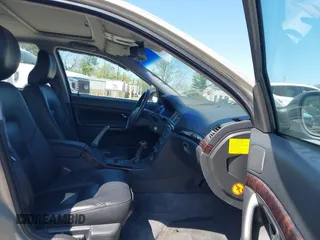 2000 Volvo S80 with VIN YV1TS94D1Y1107745, listed as a IAAI auction lot 42105726 with 266,509 mi miles. Bid and sale history available at carsss.com. Image 5.