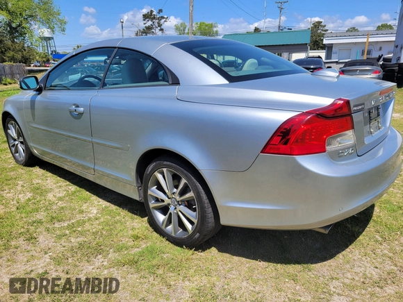 2013 Volvo C70 T5 z VIN YV1672MCODJ138119, wystawiony jako IAAI lot #42032175 z przebiegiem 75 588 mil mil oraz . Historia ofert i sprzedaży dostępna na DreamBid. Obrazek 3.