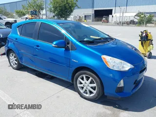 2013 Toyota Prius One z VIN JTDKDTB35D1050141, wystawiony jako IAAI lot #42326331 z przebiegiem 151 386 mil mil oraz . Historia ofert i sprzedaży dostępna na DreamBid. Obrazek 1.