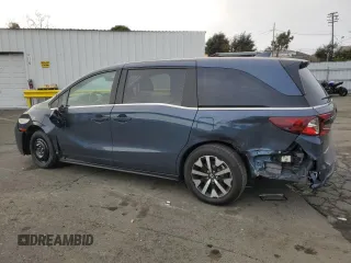2025 Honda Odyssey EX-L with VIN 5FNRL6H69SB005860, listed as a Copart auction lot 86917704 with 4,582 mi miles and Salvage Title. Bid and sale history available at carsss.com. Image 2.