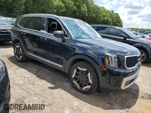 2023 Kia Telluride EX with VIN 5XYP34GC8PG361526, listed as a Copart auction lot 64473655 with 31,833 mi miles and Salvage title. Bid and sale history available at DreamBid. Image 4.