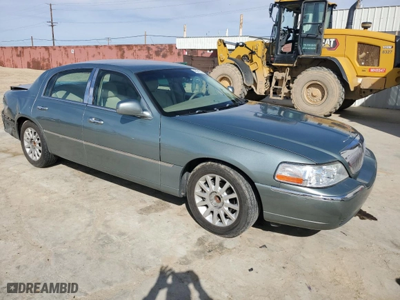 2006 Lincoln Town Car Signature with VIN 1LNHM81V56Y643370, listed as a Copart auction lot 48261835 with 87,027 mi miles and Salvage Title. Bid and sale history available at carsss.com. Image 4.