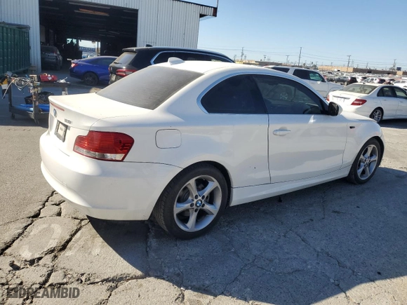 2011 BMW 1 Series 128i with VIN WBAUP9C59BVL90253, listed as a Copart auction lot 89214375 with 180,259 mi miles and Salvage Title. Bid and sale history available at carsss.com. Image 3.