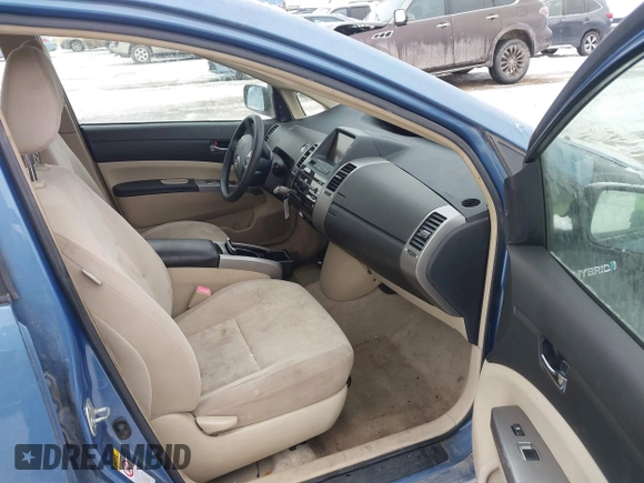 2004 Toyota Prius with VIN JTDKB20U540072979, listed as a IAAI auction lot 41249959 with 251,582 mi miles. Bid and sale history available at carsss.com. Image 5.