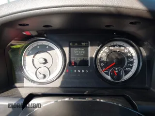 2017 Ram 1500 SLT z VIN 1C6RR7GG2HS583512, wystawiony jako IAAI lot #42492196 z przebiegiem 118 417 mil mil oraz . Historia ofert i sprzedaży dostępna na DreamBid. Obrazek 7.
