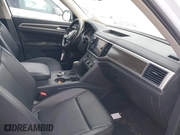 2018 Volkswagen Atlas SE z VIN 1V2LR2CA9JC543185, wystawiony jako IAAI lot #41293560 z przebiegiem 147 966 mil mil oraz . Historia ofert i sprzedaży dostępna na DreamBid. Obrazek 5.