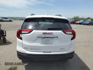 2022 GMC Terrain SLE z VIN 3GKALTEV3NL265091, wystawiony jako Copart lot #54828235 z przebiegiem 34 259 mil mil oraz Szkoda całkowita • Salvage title. Historia ofert i sprzedaży dostępna na DreamBid. Obrazek 6.