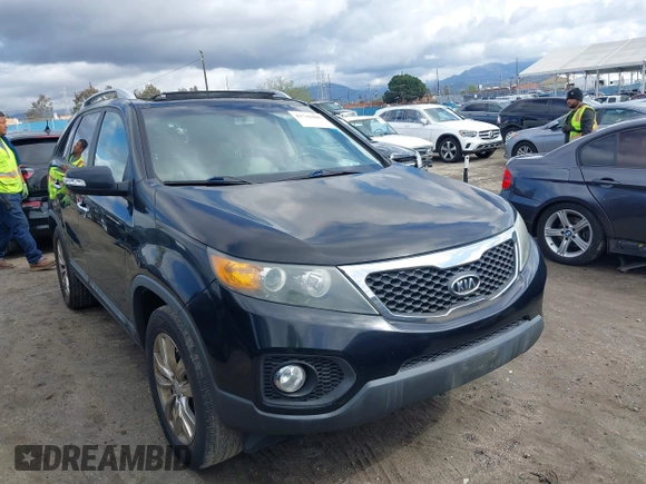 2011 Kia Sorento EX with VIN 5XYKU4A24BG053222, listed as a IAAI auction lot 41741806 with 1 mi miles. Bid and sale history available at carsss.com. Image 1.