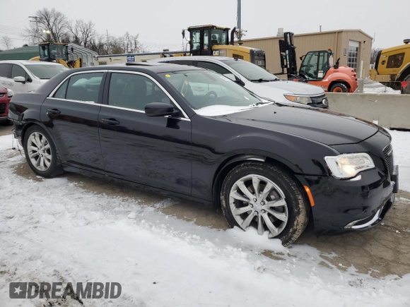 2017 Chrysler 300 Limited z VIN 2C3CCARG5HH538912, wystawiony jako Copart lot #45566125 z przebiegiem 124 761 mil mil oraz Szkoda całkowita • Salvage title. Historia ofert i sprzedaży dostępna na DreamBid. Obrazek 4.