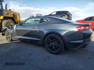 2021 Chevrolet Camaro 1LS z VIN 1G1FB1RX6M0137372, wystawiony jako Copart lot #43412985 z przebiegiem 33 103 mil mil oraz Szkoda całkowita • Salvage title. Historia ofert i sprzedaży dostępna na DreamBid. Obrazek 2.