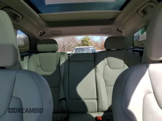 2022 Volvo XC60 Inscription с VIN YV4062RL2N1075045, выставлен на аукционе Copart как лот 76339874 с пробегом 11 055 миль миль и На запчасти • Non repairable. История ставок и продаж доступна на DreamBid. Изображение 10.