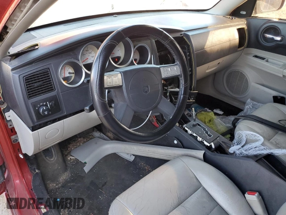 2005 Dodge Magnum z VIN 2D8GZ58255H544523, wystawiony jako Copart lot #48876165 z przebiegiem Nie podano mil oraz Tytuł czysty. Historia ofert i sprzedaży dostępna na DreamBid. Obrazek 8.