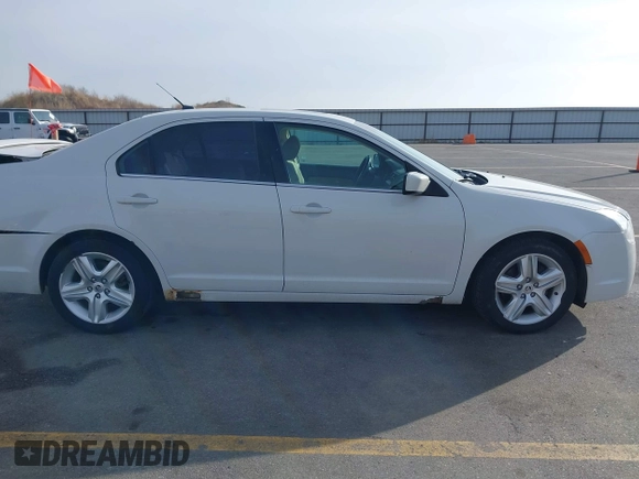 2011 Mercury Milan with VIN 3MEHM0HA2BR602811, listed as a IAAI auction lot 41490343 with 163,321 mi miles. Bid and sale history available at carsss.com. Image 13.