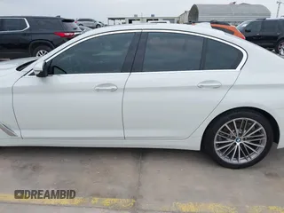 2018 BMW 5 Series 530i z VIN WBAJA5C54JWA39338, wystawiony jako IAAI lot #42107759 z przebiegiem 97 037 mil mil oraz . Historia ofert i sprzedaży dostępna na DreamBid. Obrazek 14.