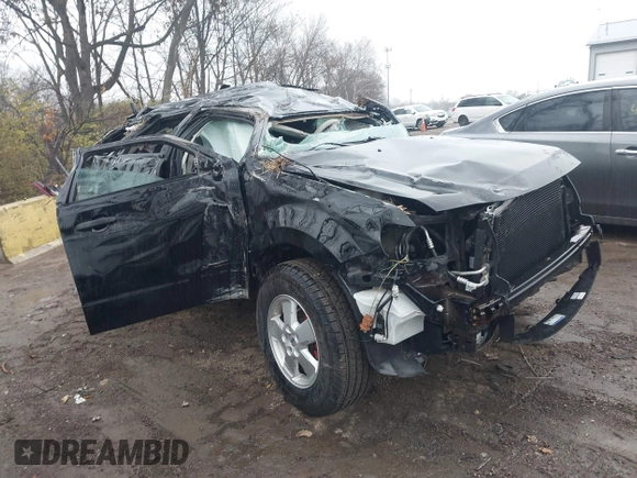 2012 Ford Escape XLS z VIN 1FMCU9C73CKB34021, wystawiony jako IAAI lot #40971529 z przebiegiem Nie podano mil oraz . Historia ofert i sprzedaży dostępna na DreamBid. Obrazek 1.