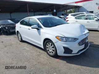 2019 Ford Fusion SE with VIN 3FA6P0HD6KR201777, listed as a IAAI auction lot 41615610 with 93,989 mi miles. Bid and sale history available at carsss.com. Image 1.