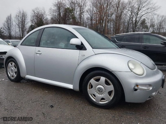 2000 Volkswagen New Beetle GLS with VIN 3VWCC21C8YM458531, listed as a IAAI auction lot 41720193 with NaN miles. Bid and sale history available at carsss.com. Image 6.
