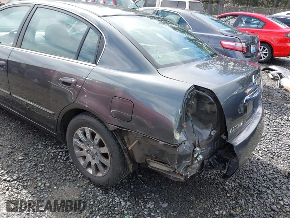 2006 Nissan Altima 2.5 with VIN 1N4AL11D06N304367, listed as a IAAI auction lot 41808294 with 198,815 mi miles. Bid and sale history available at carsss.com. Image 6.