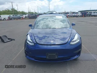 2018 Tesla Model 3 Long Range Battery z VIN 5YJ3E1EA6JF160859, wystawiony jako IAAI lot #42149636 z przebiegiem 81 159 mil mil oraz . Historia ofert i sprzedaży dostępna na DreamBid. Obrazek 12.