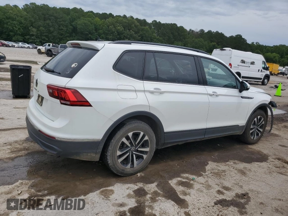 2023 Volkswagen Tiguan S z VIN 3VVRB7AX6PM088325, wystawiony jako Copart lot #61055065 z przebiegiem 27 297 mil mil oraz Szkoda całkowita • Salvage title. Historia ofert i sprzedaży dostępna na DreamBid. Obrazek 3.