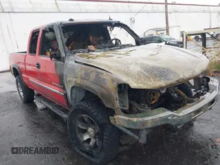 2005 GMC Sierra 2500HD SLT z VIN 1GTHK29UX5E208945, wystawiony jako IAAI lot #41143709 z przebiegiem Nie podano mil oraz . Historia ofert i sprzedaży dostępna na DreamBid. Obrazek 1.