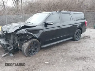 2019 Ford Expedition Max XLT z VIN 1FMJK1JT8KEA12590, wystawiony jako IAAI lot #41153889 z przebiegiem 103 284 mil mil oraz . Historia ofert i sprzedaży dostępna na DreamBid. Obrazek 18.