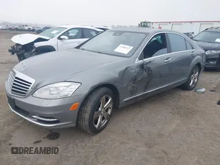 2011 Mercedes-Benz S-Class S 550 with VIN WDDNG7BB0BA382476, listed as a IAAI auction lot 41485553 with 126,082 mi miles. Bid and sale history available at carsss.com. Image 18.