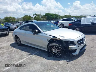 2017 Mercedes-Benz C 300 with VIN WDDWJ4JBXHF531168, listed as a IAAI auction lot 41923352 with 82,262 mi miles and . Bid and sale history available at carsss.com. Image 6.