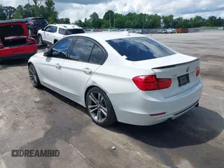 2014 BMW 3 Series 335i z VIN WBA3A9G52ENS64702, wystawiony jako IAAI lot #42273812 z przebiegiem 83 517 mil mil oraz . Historia ofert i sprzedaży dostępna na DreamBid. Obrazek 3.