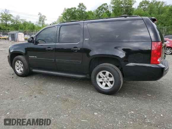 2013 GMC Yukon XL SLT z VIN 1GKS2KE75DR331103, wystawiony jako Copart lot #55884055 z przebiegiem 199 485 mil mil oraz Czysty tytuł • Clean title. Historia ofert i sprzedaży dostępna na DreamBid. Obrazek 2.