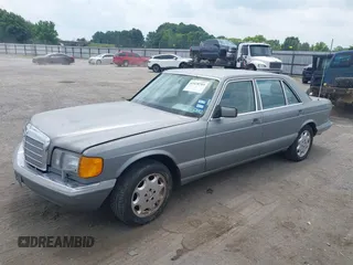 1987 Mercedes-Benz 300 SDL z VIN WDBCB25D6HA329689, wystawiony jako IAAI lot #42438703 z przebiegiem 237 677 mil mil oraz . Historia ofert i sprzedaży dostępna na DreamBid. Obrazek 2.