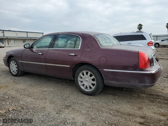2007 Lincoln Town Car Signature Limited with VIN 1LNHM82V97Y608508, listed as a Copart auction lot 85564834 with 122,167 mi miles and Salvage Title. Bid and sale history available at carsss.com. Image 2.