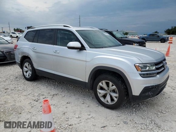 2018 Volkswagen Atlas Launch Edition with VIN 1V2BR2CA4JC500319, listed as a Copart auction lot 55771225 with 76,511 mi miles and Salvage title. Bid and sale history available at DreamBid. Image 4.