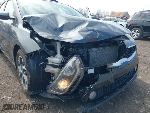 2019 Kia Forte LXS with VIN 3KPF24AD0KE095571, listed as a IAAI auction lot 41967590 with 31,967 mi miles. Bid and sale history available at carsss.com. Image 6.