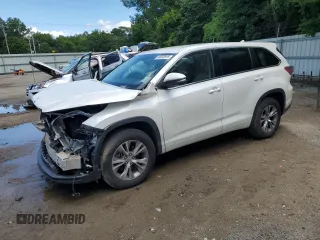 2015 Toyota Highlander LE Plus z VIN 5TDZKRFH1FS118230, wystawiony jako Copart lot #60033915 z przebiegiem 58 215 mil mil oraz Szkoda całkowita • Salvage title. Historia ofert i sprzedaży dostępna na DreamBid. Obrazek 1.