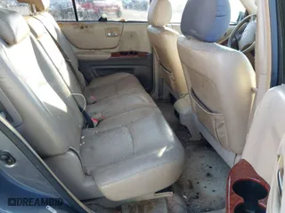 2005 Toyota Highlander with VIN JTEDP21A850067867, listed as a IAAI auction lot 41440593 with 285,688 mi miles. Bid and sale history available at carsss.com. Image 8.