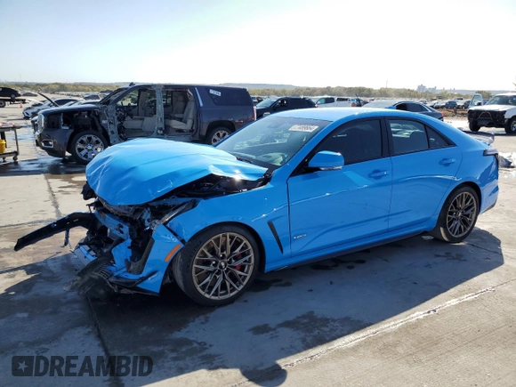 2022 Cadillac CT4-V Blackwing z VIN 1G6D65RP6N0460397, wystawiony jako Copart lot #77489664 z przebiegiem 6777 mil mil oraz Szkody całkowita. Historia ofert i sprzedaży dostępna na DreamBid. Obrazek 1.