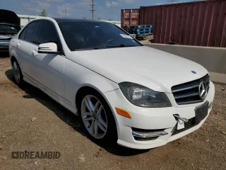 2013 Mercedes-Benz C 300 Sport с VIN WDDGF8AB7DR243159, выставлен на аукционе Copart как лот 64628795 с пробегом 143 014 миль миль и Чистый • Clean title. История ставок и продаж доступна на DreamBid. Изображение 4.