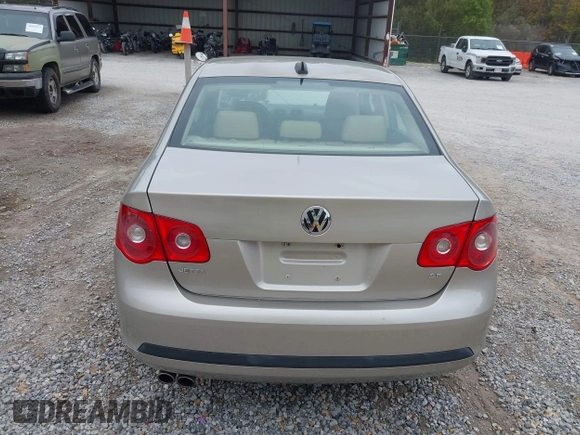 2006 Volkswagen Jetta 2.5L with VIN 3VWSF71K46M702678, listed as a IAAI auction lot 40882527 with 86,506 mi miles and . Bid and sale history available at DreamBid. Image 17.