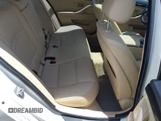 2014 BMW 5 Series 528i z VIN WBA5A5C5XED501949, wystawiony jako IAAI lot #42487130 z przebiegiem 142 445 mil mil oraz . Historia ofert i sprzedaży dostępna na DreamBid. Obrazek 8.