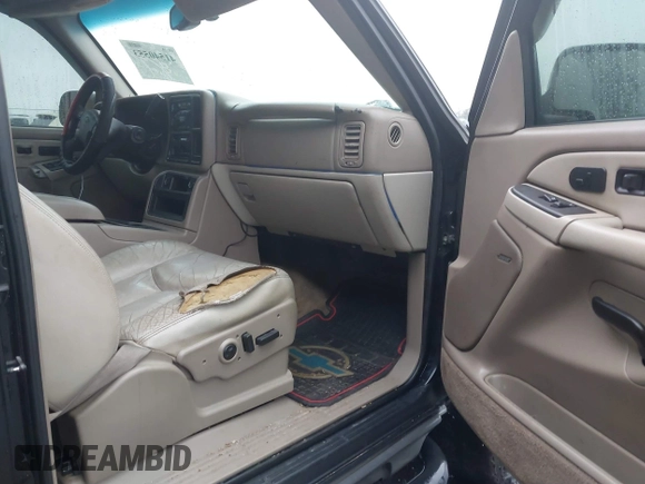 2003 Chevrolet Tahoe LT with VIN 1GNEK13Z73R176597, listed as a IAAI auction lot 41540553 with 275,042 mi miles. Bid and sale history available at carsss.com. Image 5.