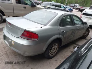 2004 Chrysler Sebring LXi z VIN 1C3EL56R94N401964, wystawiony jako IAAI lot #42315832 z przebiegiem 89 243 mil mil oraz . Historia ofert i sprzedaży dostępna na DreamBid. Obrazek 4.