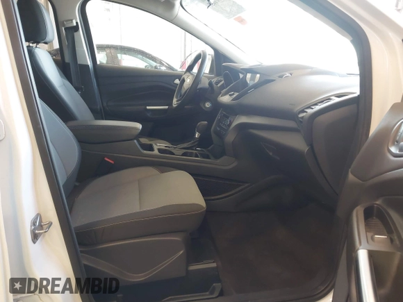 2017 Ford Escape SE z VIN 1FMCU0GD3HUC12658, wystawiony jako IAAI lot #41801033 z przebiegiem 107 662 mil mil oraz . Historia ofert i sprzedaży dostępna na DreamBid. Obrazek 5.